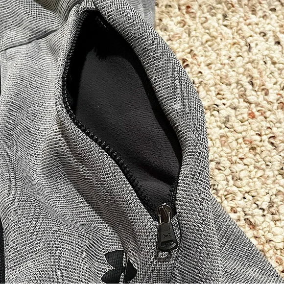 Under Armour Kids Cold Gear Large Jacket Hoodie